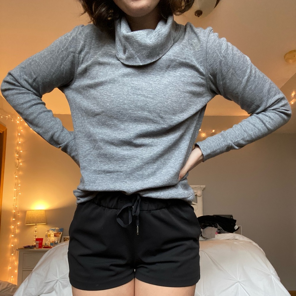 Lululemon gray turtle neck
